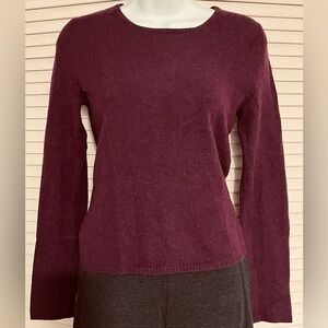 Burgundy Long Sleeve 100% Cashmere Sweater 32” bust 21” in length supremely soft